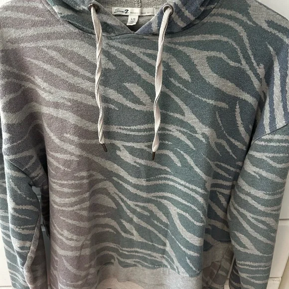 EUC 7 SEVEN Blue and Gray Women's Hoodie Sweater Zebra Print Long Sleeves Comfy! - Picture 5 of 11